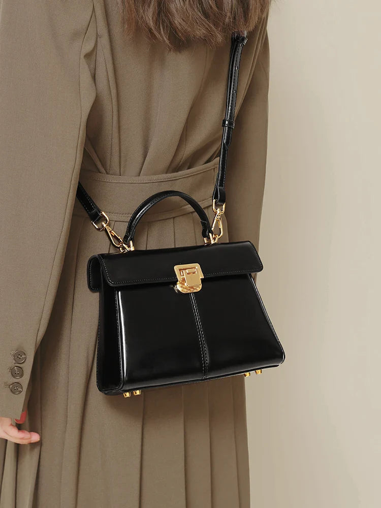 Bolsa Feminina em Couro Genuíno - Margot Moreau
