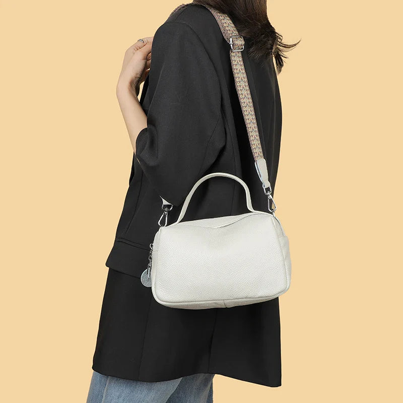 Bolsa Feminina em Couro Genuíno - Bellini