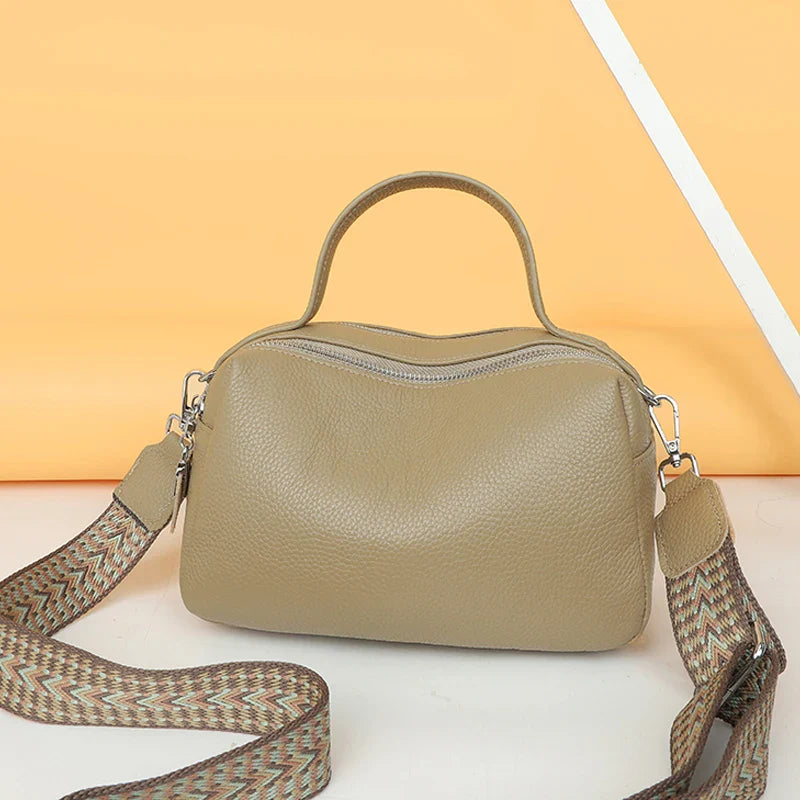 Bolsa Feminina em Couro Genuíno - Bellini