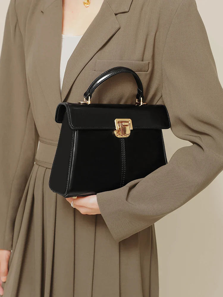 Bolsa Feminina em Couro Genuíno - Margot Moreau