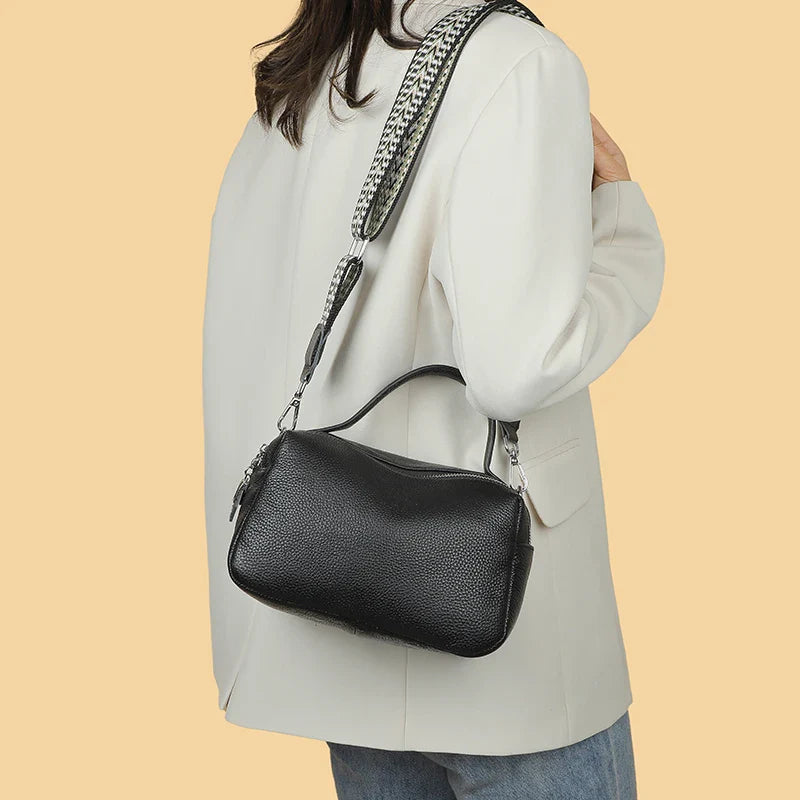 Bolsa Feminina em Couro Genuíno - Bellini
