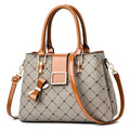 Bolsa Feminina em Couro Genuino - Astonini